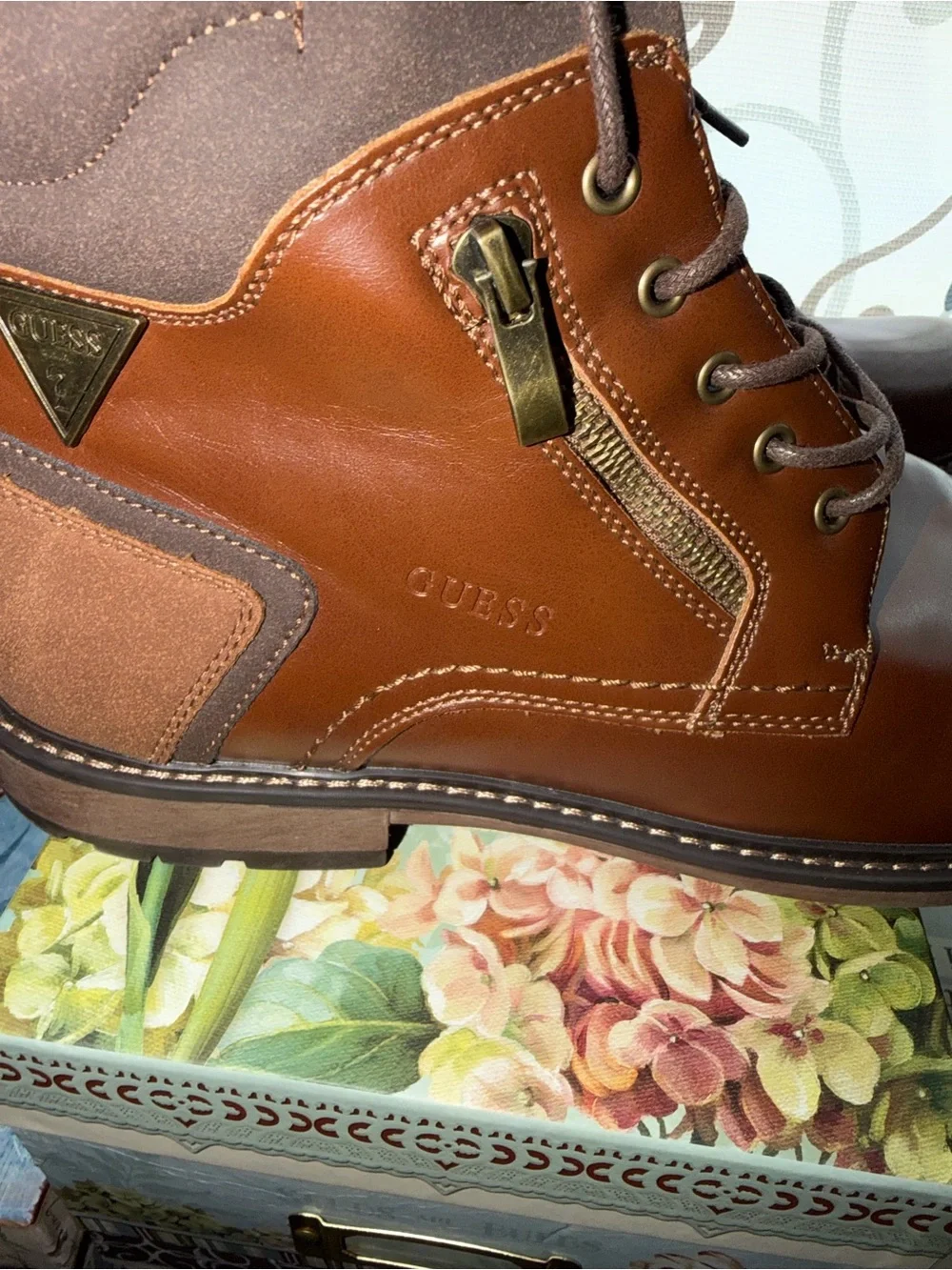 Guess smooth chestnut